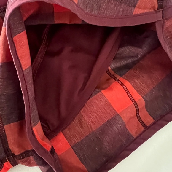 Lululemon  'Speed Up' running shorts Size 4 - Picture 4 of 9